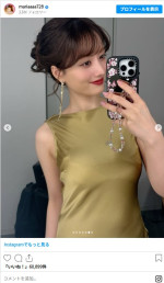 谷まりあ、背中ざっくりゴージャスなドレス姿　※「谷まりあ」Instagram