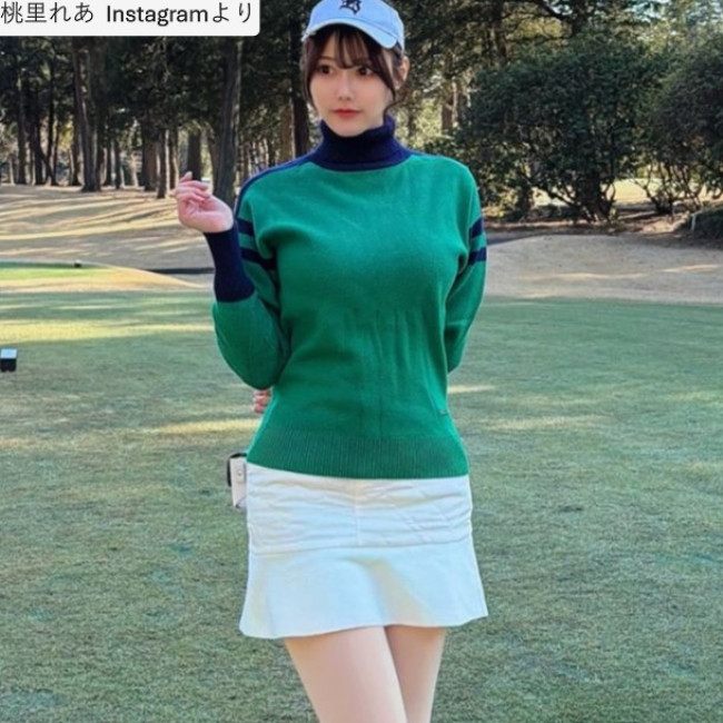 桃里れあ、ソロショット　※「桃里れあ」Instagram