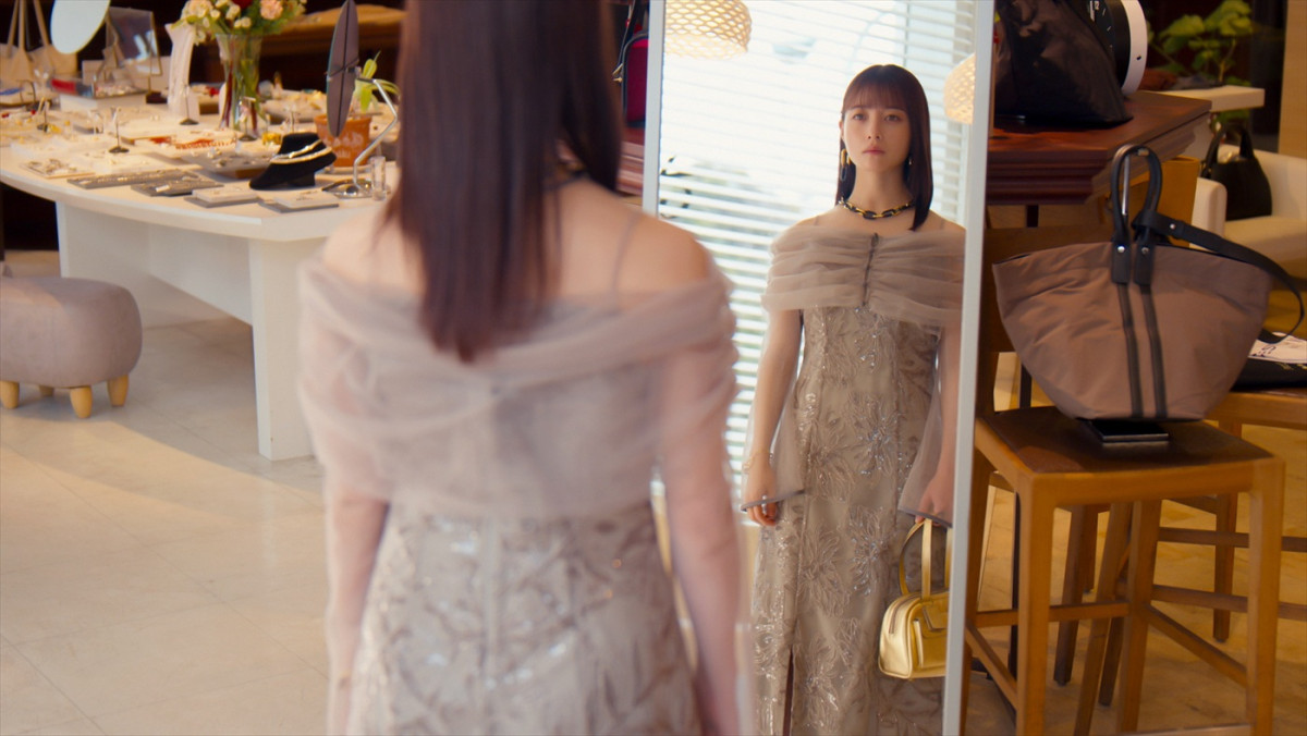 橋本環奈がヤンキールックから清楚系コーデに激変！　『ヤンドク！』第5話場面写真公開