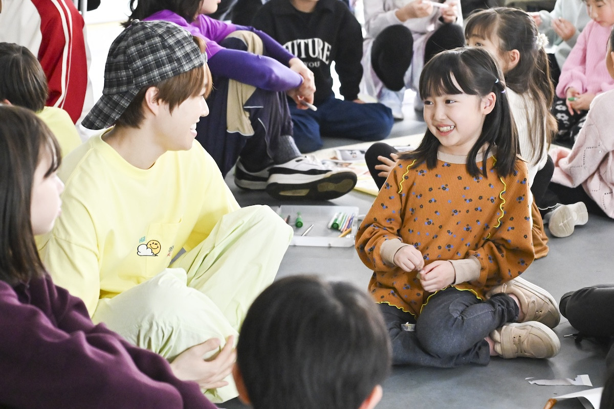 『DREAM STAGE』“吾妻”中村倫也、顎クイ→指トントンにネット悶絶「バカメロい」「ニマニマしちゃう」