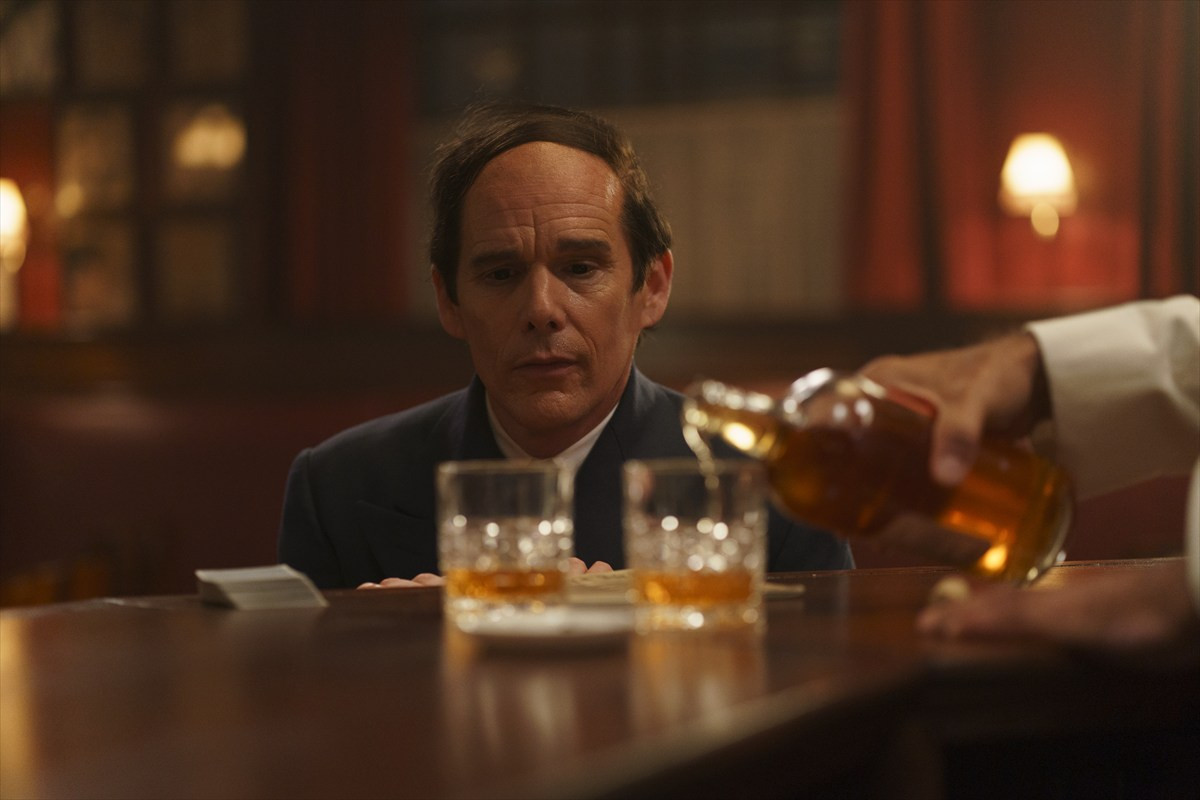 イーサン・ホーク主演映画『ブルームーン』から撮影秘話＆多数のメイキングカットが解禁