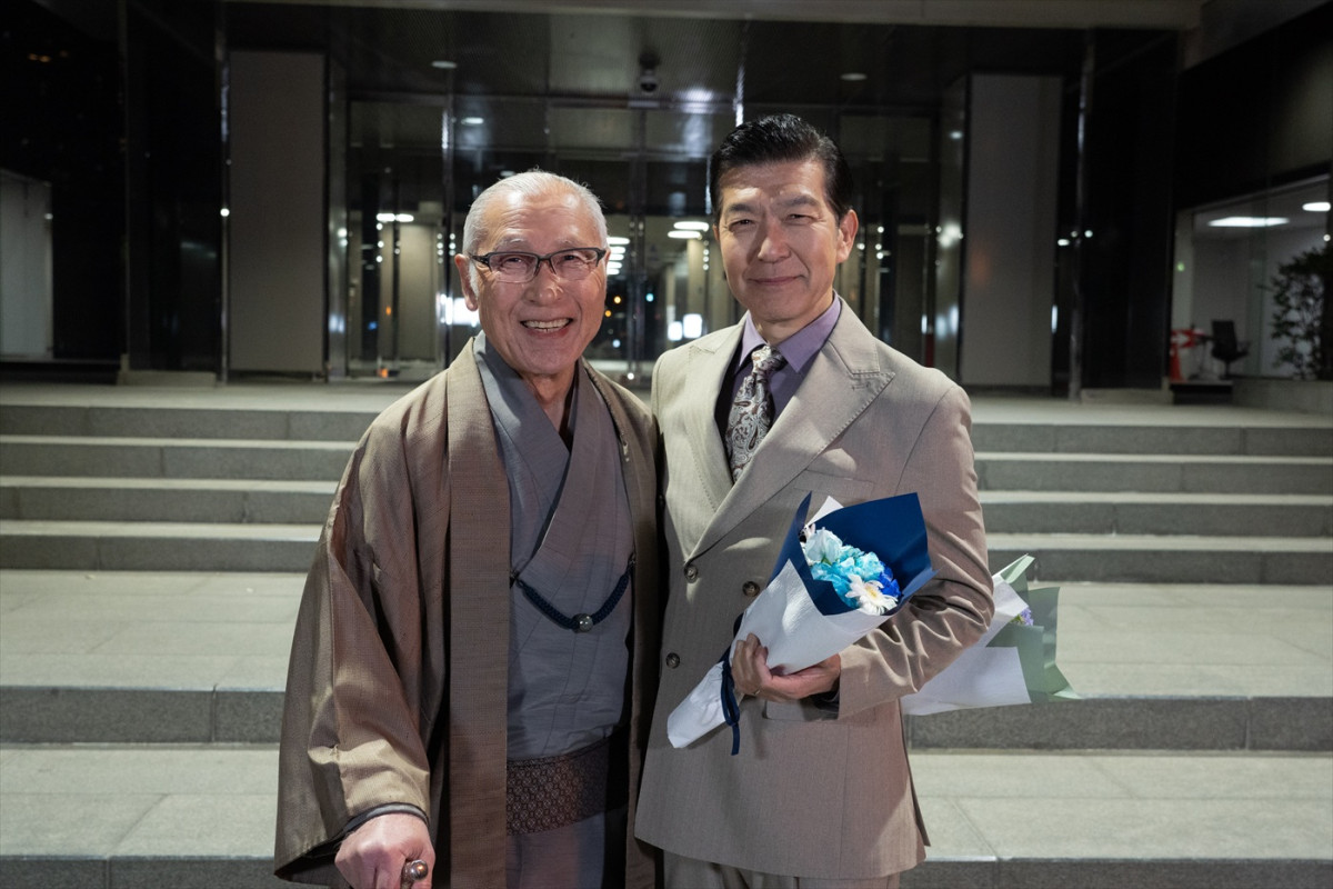 『パンチドランク・ウーマン』梶原叶渚、竹財輝之助ら日下ファミリーがクランクアップ！