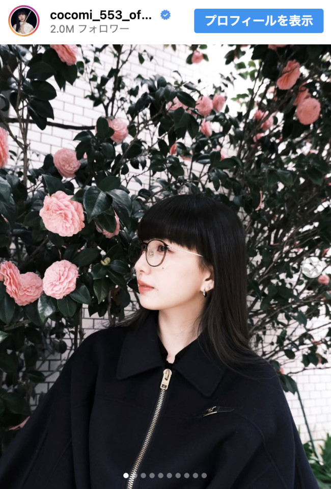 Cocomi、ブラックコーデのお花見ショットを披露　※「Cocomi」Instagram