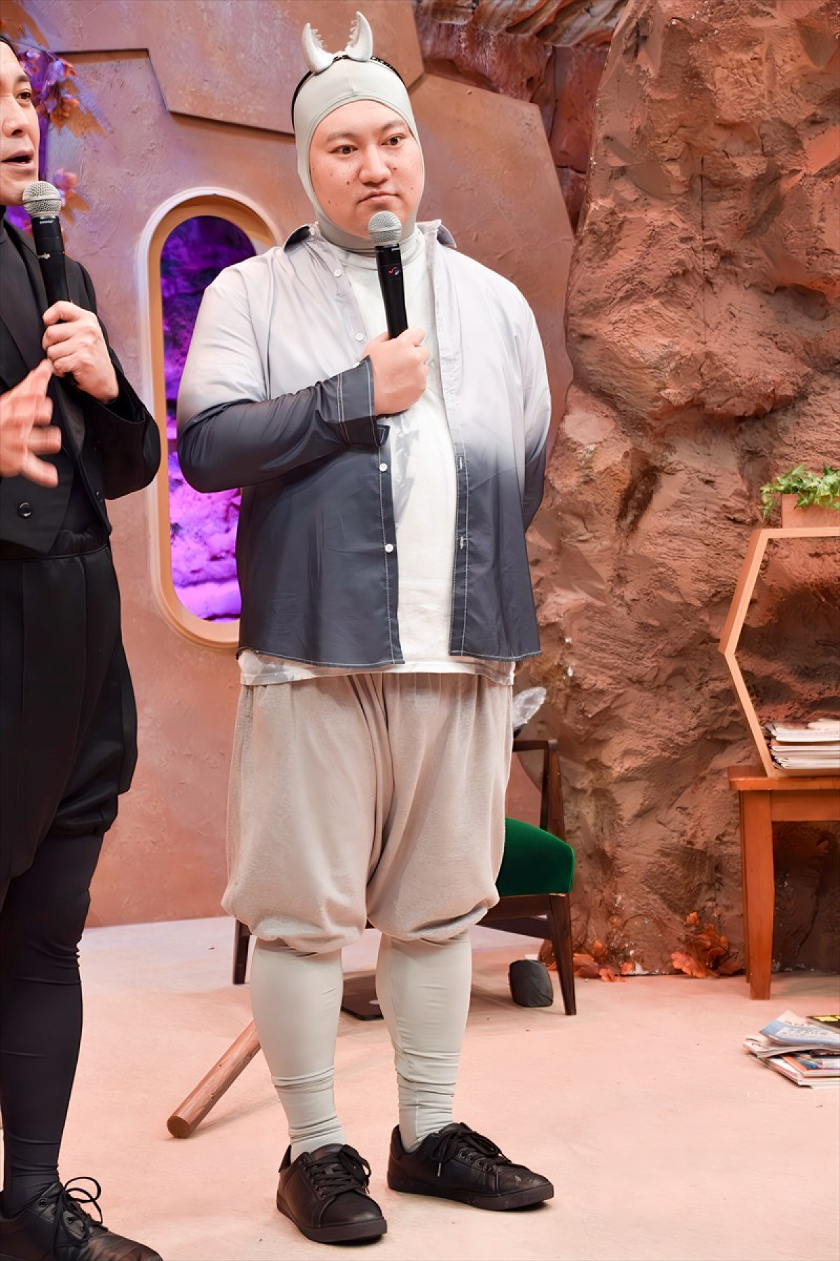 Snow Man深澤辰哉、“アリ”の姿でシチュエーションコントに挑戦！ 「天才です」有田哲平が絶賛