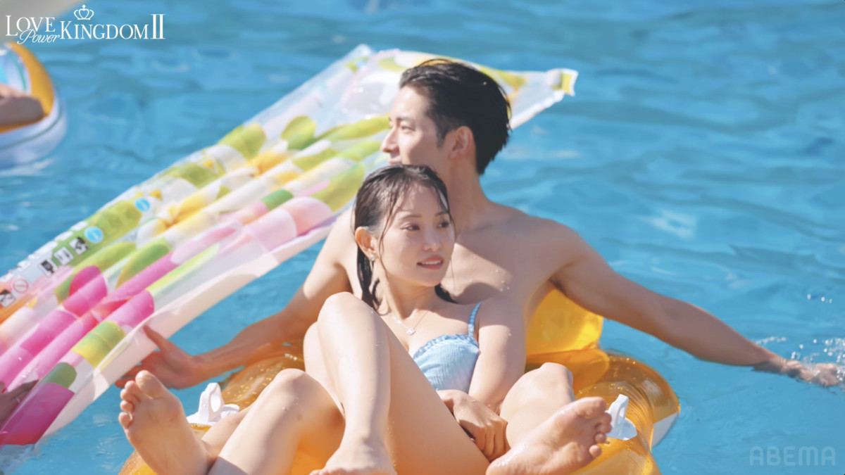 元AKB48美女に“おかわりキス”連発　せいやも興奮「やばい！　止まらん」