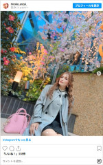 いつまでも美しい！　安西ひろこ47歳、全身ショット　※「安西ひろこ」Instagram