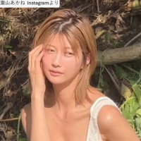 瀧山あかね、ソロショット　※「瀧山あかね」Instagram