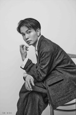 紀伊國屋書店創業100周年記念公演『わたしの書、頁を図る』作・演出：小沢道成