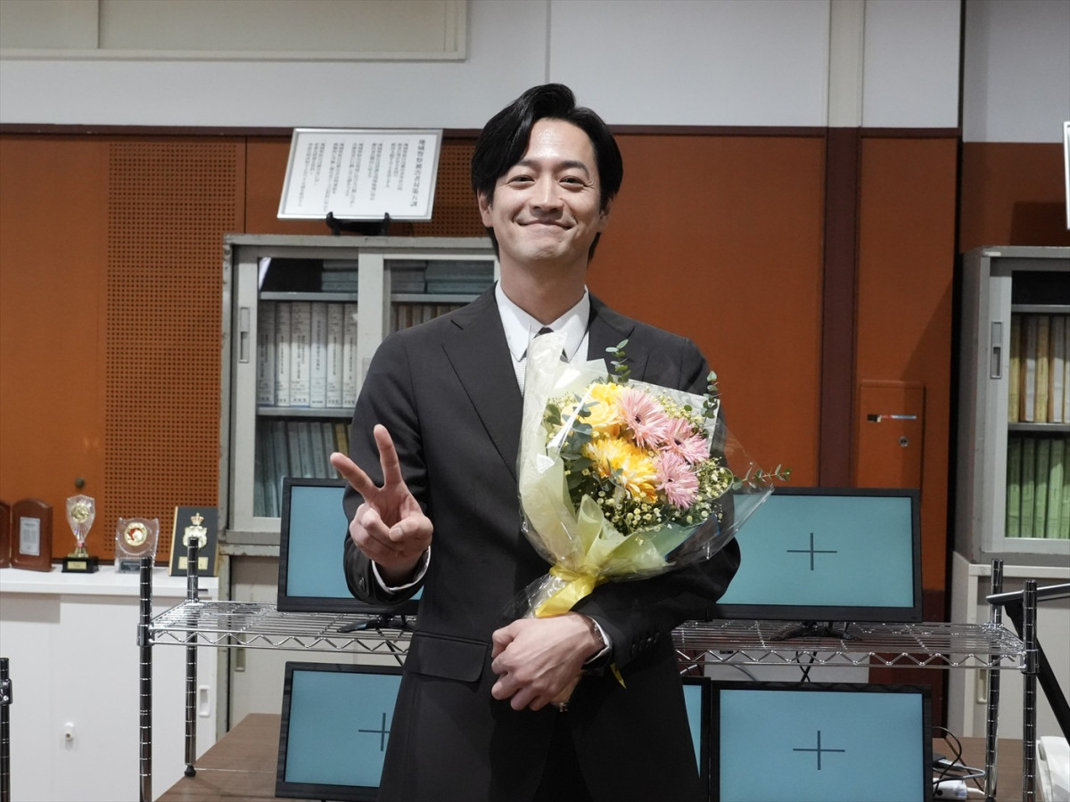 『東京P.D.』福士蒼汰がクランクアップ「自分の中ですごくチャレンジングな経験でした」　4.7最終回