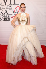 映画『プラダを着た悪魔２』ワールドプレミアに登場したエミリー・ブラント