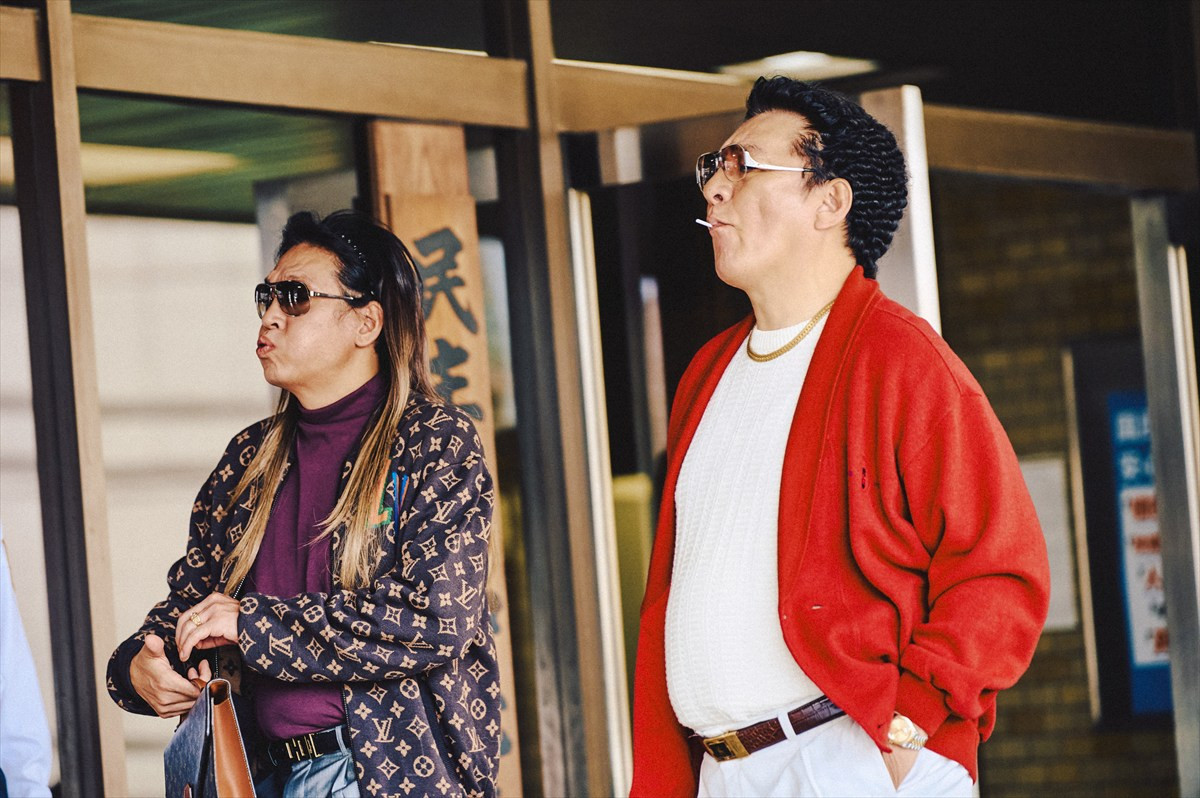 『TOKYO BURST』上田竜也、ピエール瀧、パク・ジファンら強烈個性の“悪人”集結！　場面写真解禁