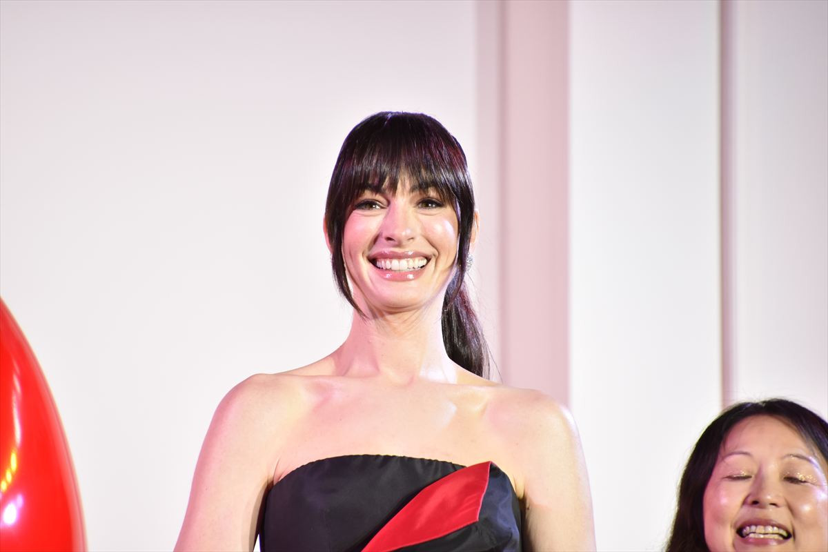 メリル・ストリープ＆アン・ハサウェイ『プラダを着た悪魔』コンビが来日！　&TEAM Kに役者としてのアドバイス