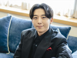 『リボーン ～最後のヒーロー～』で主演を飾る高橋一生