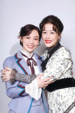 （左から）咲妃みゆ、花乃まりあ