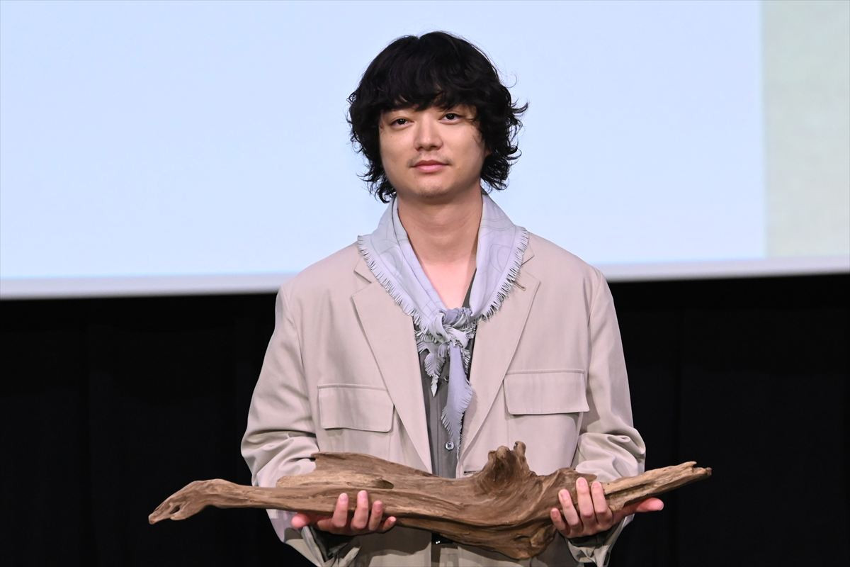 染谷将太、主演最新作は「もはや映画としての倫理観も問われます」舞台あいさつレポート到着