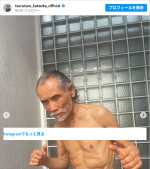 片岡鶴太郎、ヨガで作り上げた肉体美を披露　※「片岡鶴太郎」Instagram