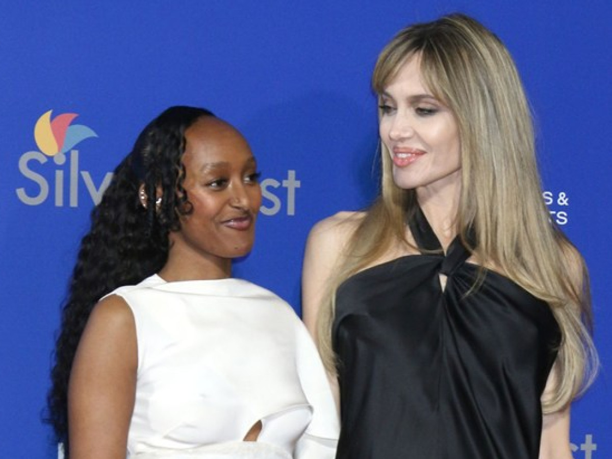 アンジェリーナ・ジョリー＆ブラッド・ピットの娘ザハラ、大学の卒業式でピット姓を名乗らず