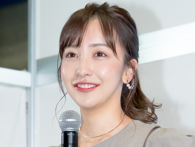 板野友美
