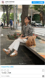 本当に78歳！？　柏木由紀子のアクティブな“犬のお散歩”コーデ　※「柏木由紀子」Instagram