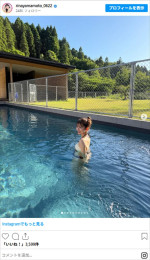美しい…山本里菜のレアな水着姿　※「山本里菜」Instagram