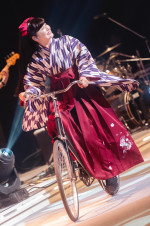「YOKO MINAMINO 40th Anniversary ～ALL singles～ “楽園のDoor” LAST FINAL」の模様