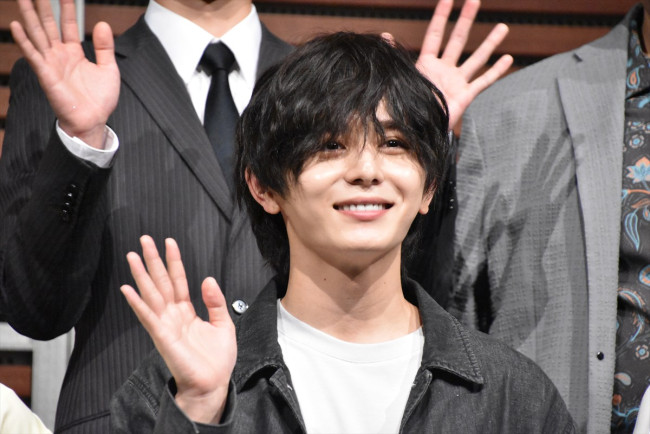 ドラマ『一次元の挿し木』制作発表会見に出席した山田涼介