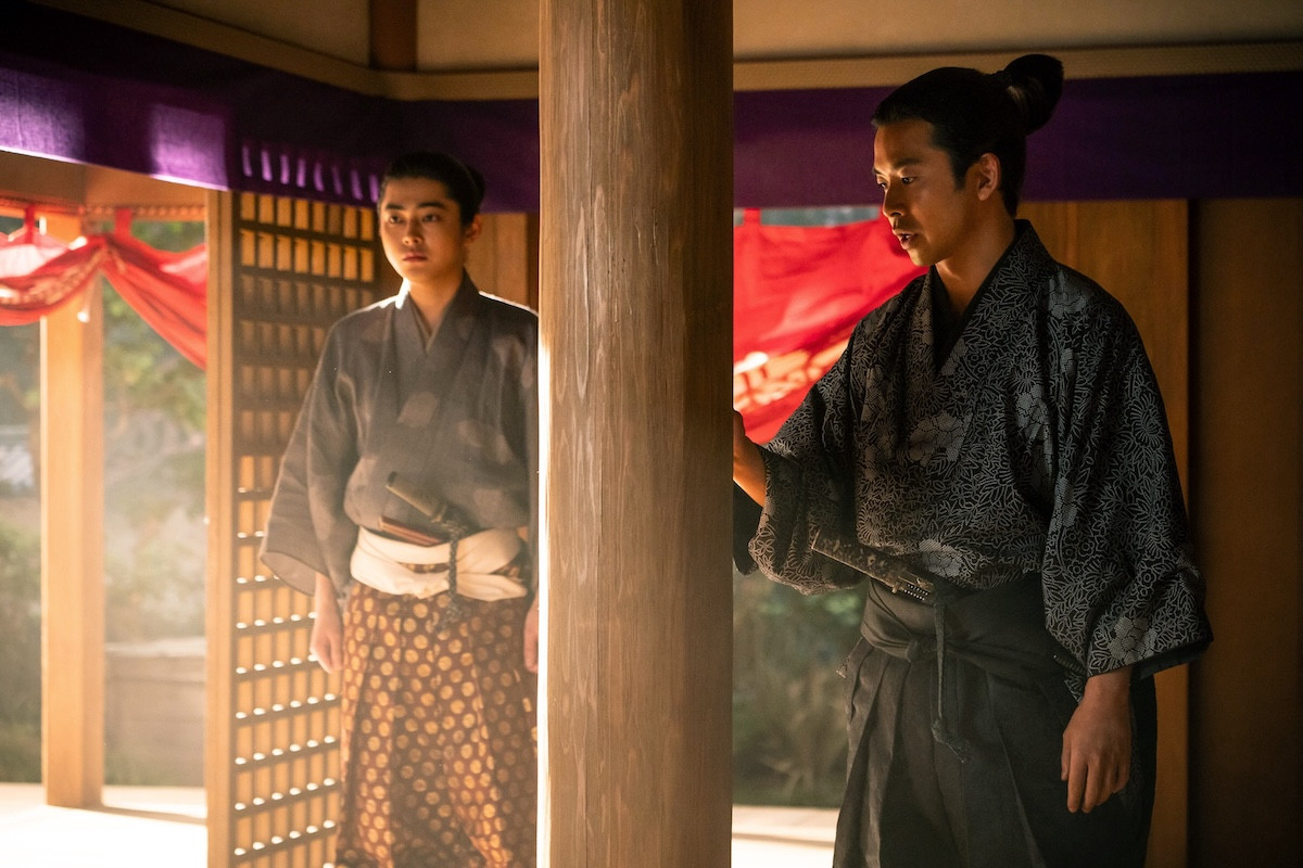 『豊臣兄弟！』“信長”小栗旬、“村重”トータス松本に“刀饅頭”　ネット恐怖「ホラーすぎる」「饅頭ハラスメント」