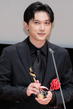 第35回日本映画批評家大賞授賞式に出席した吉沢亮
