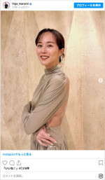 比嘉愛未、今年仕事始めは背中がシースルーのドレス姿　※「比嘉愛未」Instagram