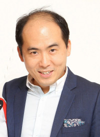 連続テレビ小説『ブラッサム』に出演する斎藤司（トレンディエンジェル）