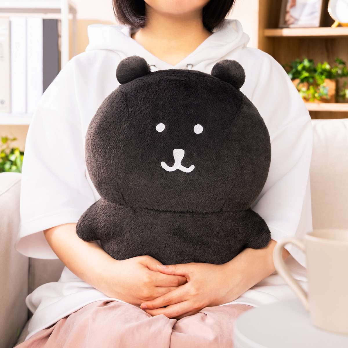 『ちいかわ』のナガノが描く「ブラックだらけ ぬいぐるみくじ」登場! 全長約100cmの“ロングくま”など提供