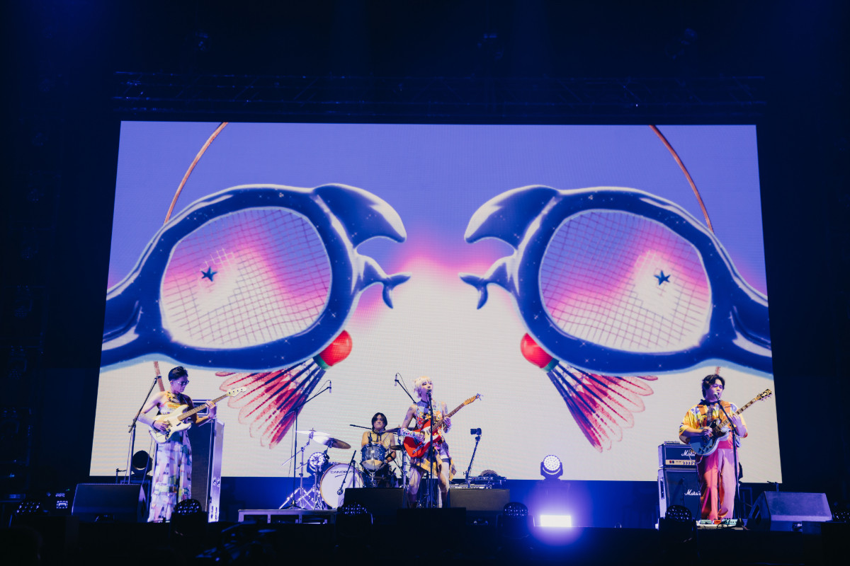 キタニタツヤがゲストアーティストとの対バンを通して見せた、“攻めのモード” 「Hugs Vol.6」神戸公演＜ライブレポート＞