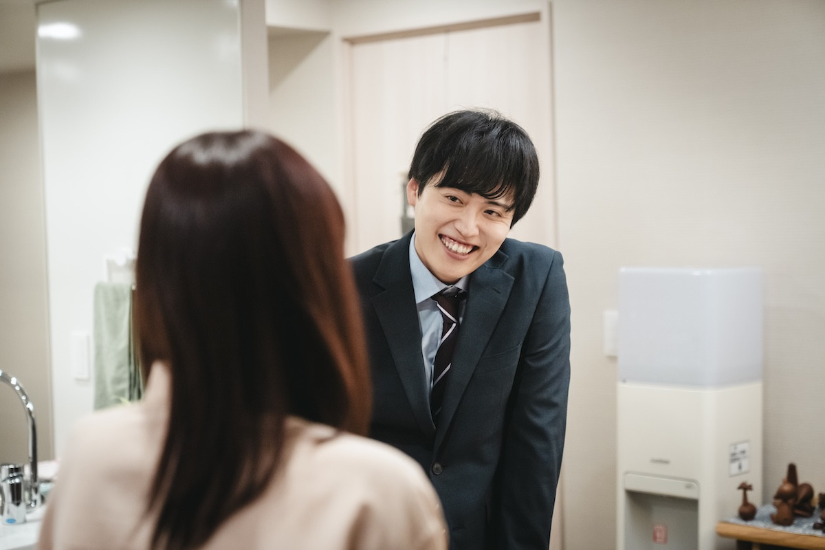 『おちたらおわり』第4話 “明日海”宇垣美里、青年との出会いを何者かに目撃される