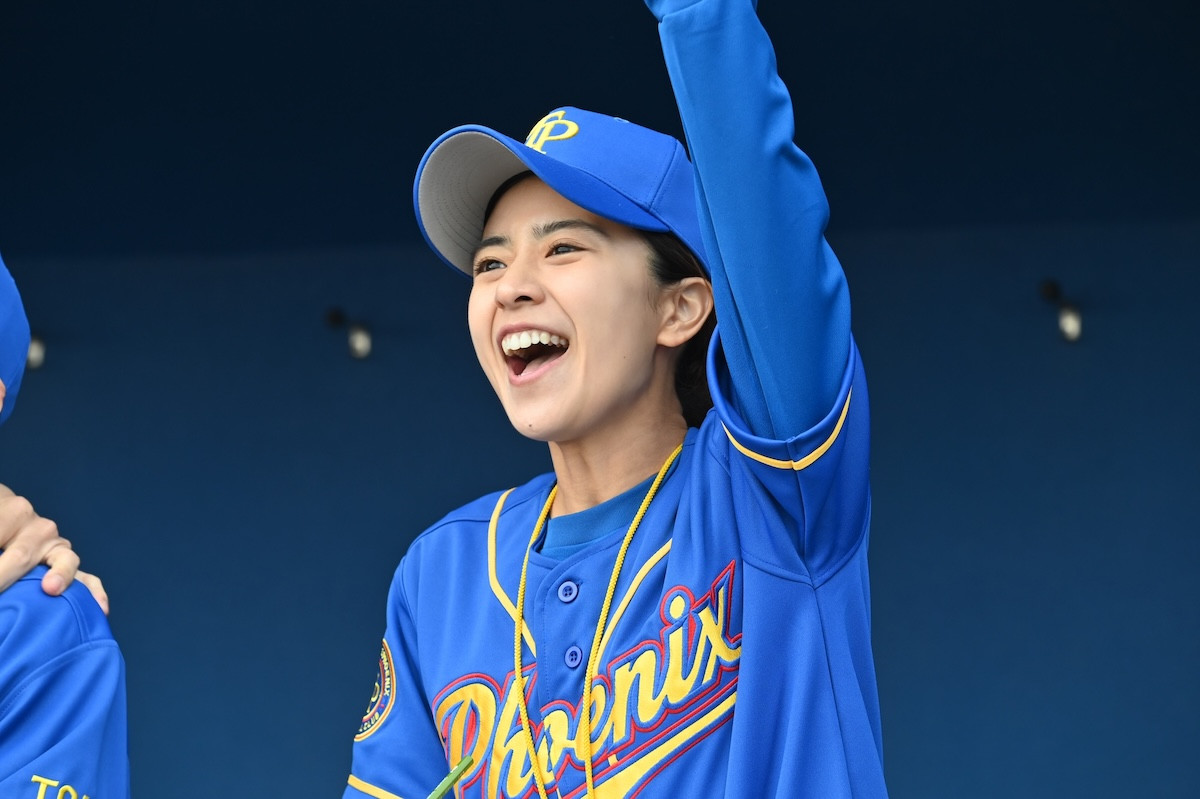 相葉雅紀主演『４アウト』黒島結菜＆松本利夫らが写る新場面カット公開　キャスト登壇イベントも決定