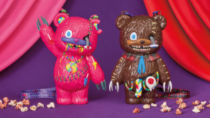 USJ、ハミクマキャンディのポップコーンバケツ初登場！　3種のボイスで話しかけてくれる