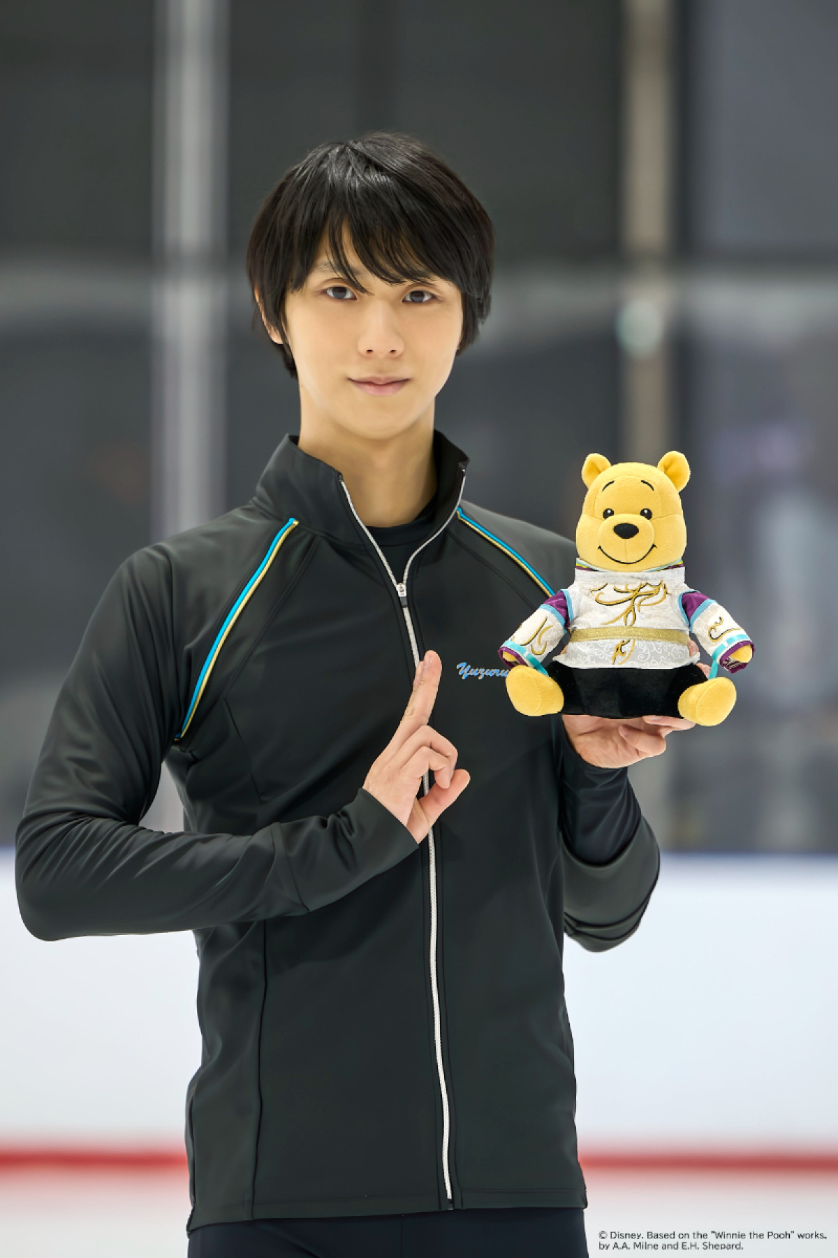 20260820_プーさんへ 羽生結弦とくまのプーさん メモリーブック きせかえ衣装 プーぬいぐるみ付き