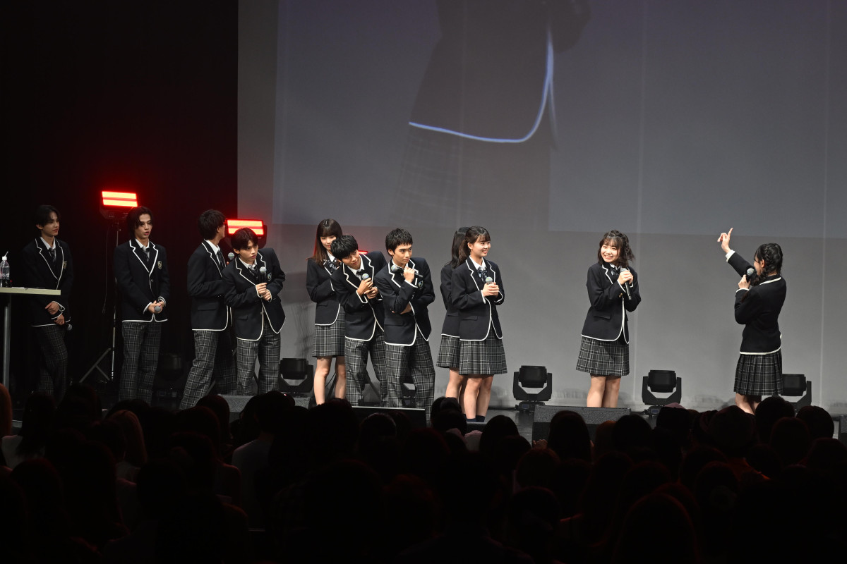 MON7A、LIL LEAGUE、The Right Lightがライブパフォーマンス！ “学園祭”に稲垣来泉、大島美優ら『GTO』生徒が大集合
