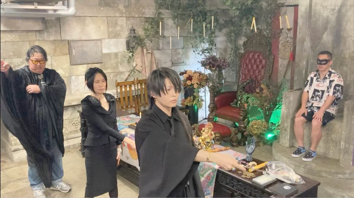 結婚3年で早くも“レス”の人気芸人、“魔術”に頼り夫婦の危機を解消へ