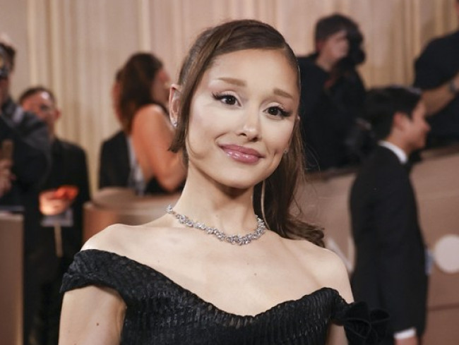 アリアナ・グランデ、復縁噂の元恋人とおそろいタトゥー