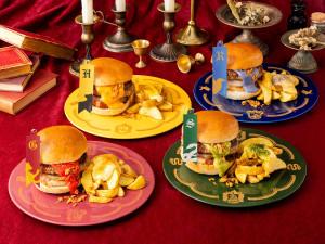 赤坂「ハリー・ポッター カフェ」に新メニュー！　4つの寮をモチーフにした「ホグワーツ バーガー」など展開へ