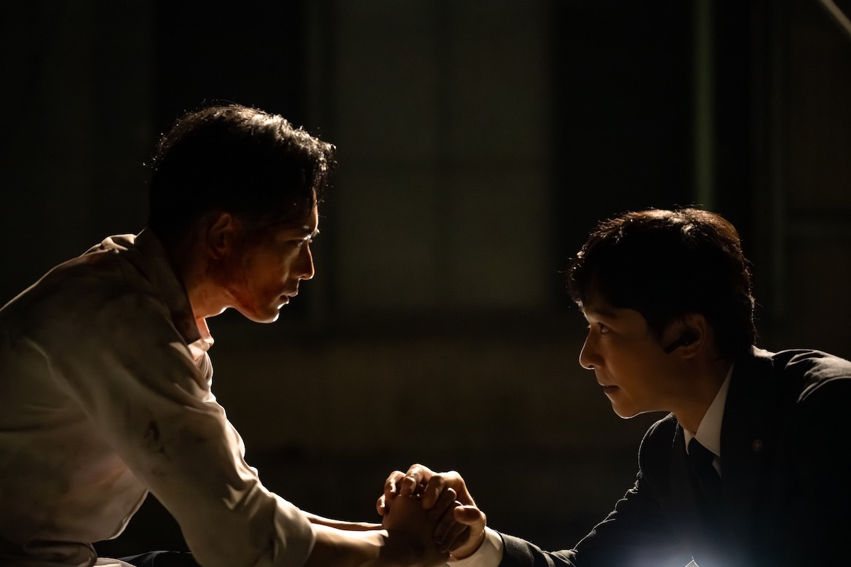 『VIVANT』“別班レディ”レイヤマダ、ついに“乃木”堺雅人と対面！ 主要勤務歴判明にネット「優秀」「メロすぎる」