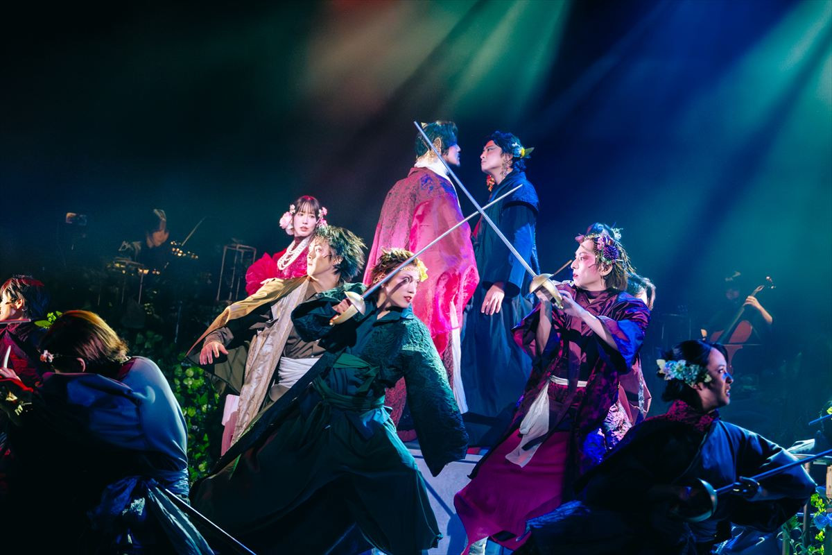 松崎史也、『Romeo and Juliet OC』開幕に「なんて幸せなことだろう」舞台写真到着