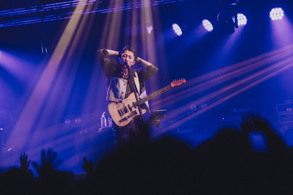 MIYAVI、45歳誕生日にスペシャルライブ開催　HYDEがサプライズ登場！