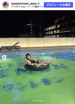 池田レイラ、ナイトプールを満喫　※「完熟フレッシュ 池田レイラ」Instagram