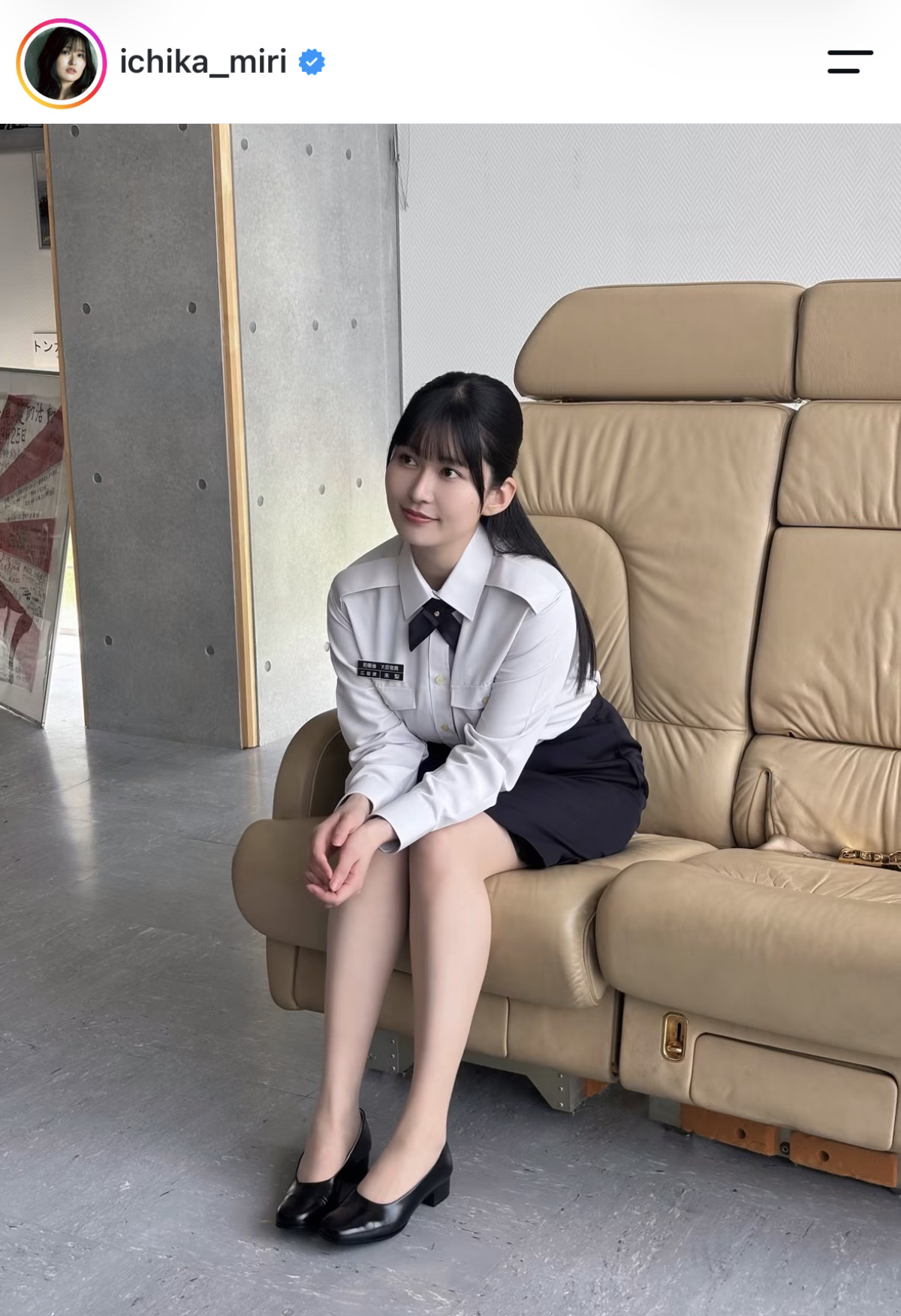 「100cmになって仕事が増えました」27歳グラビア美女、スタイルの良さ隠しきれない“制服姿”に反響