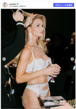 16年ぶりにヴィクトリアズ・シークレット・ショーに復帰　※「ロージー・ハンティントン＝ホワイトリー」Instagram