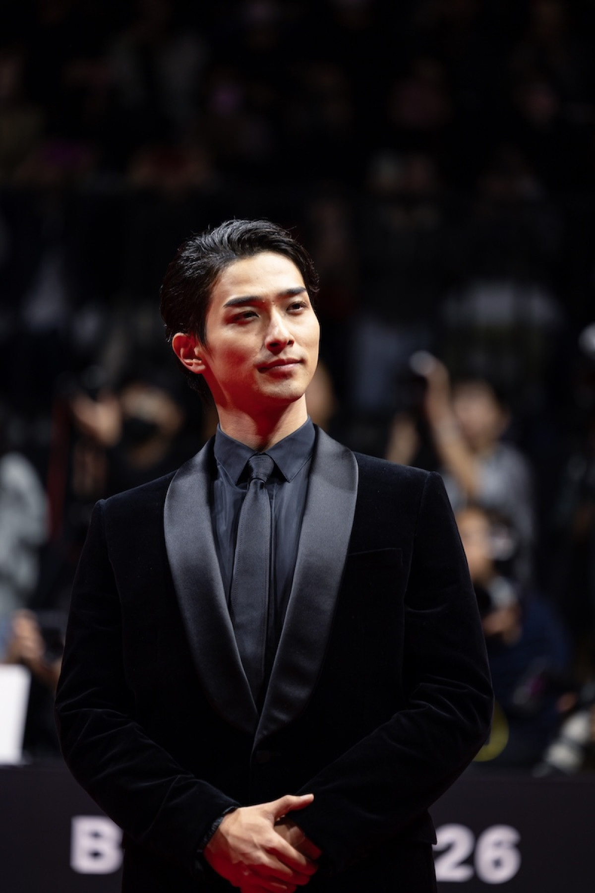 横浜流星、初の釜山国際映画祭レッドカーペットに感慨　藤井道人監督と華やかに登場し大歓声
