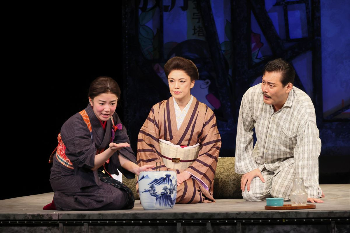 歌あり踊りありの評伝劇・こまつ座『兄おとうと』開幕！　横田栄司、岡本圭人らのコメント＆舞台写真到着
