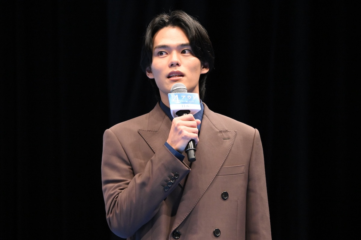 相葉雅紀、共演俳優から突然の「抱きしめてください」に困惑！ 『4アウト』完成披露で撮影秘話を告白