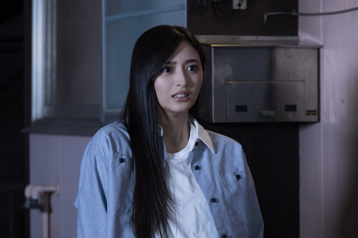 乃木坂46・井上和が『ほん怖』初出演で主演！　古びたアパートで起こる怪異に戦慄する大学生を熱演